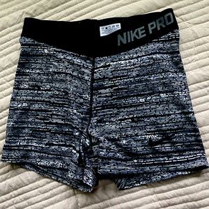 Women’s Nike Pros